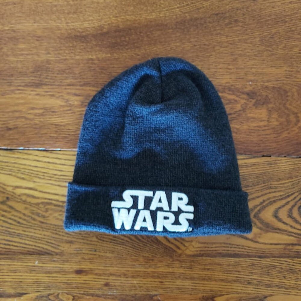 NWOT Unisex Embroidered Star Wars Beanie